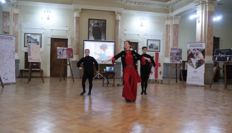 Sequence 07.00_06_29_19.Still011